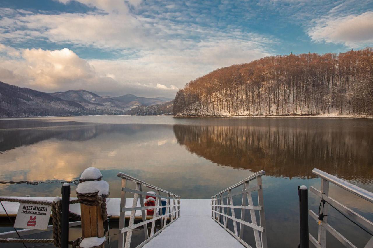 Adventure Lake Resort - Simared Бая-Маре Экстерьер фото