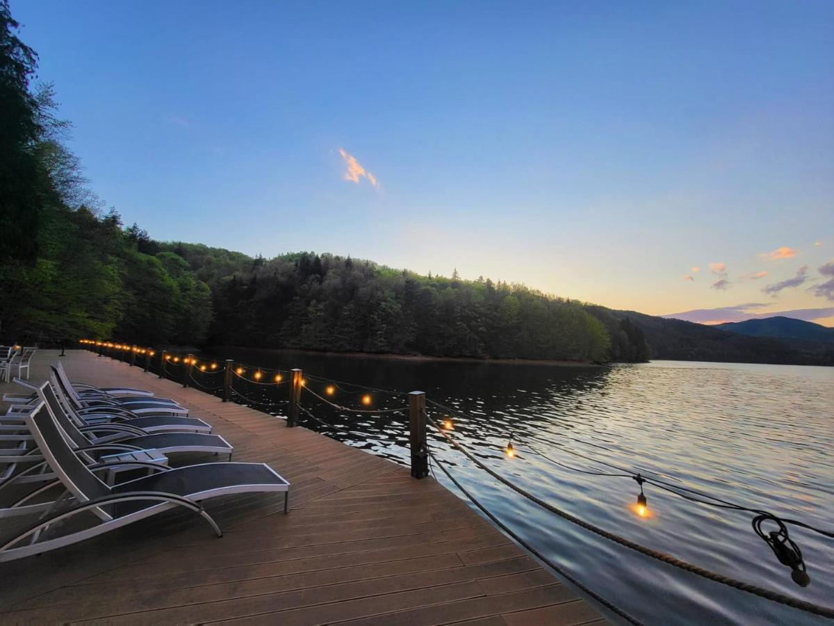 Adventure Lake Resort - Simared Бая-Маре Экстерьер фото