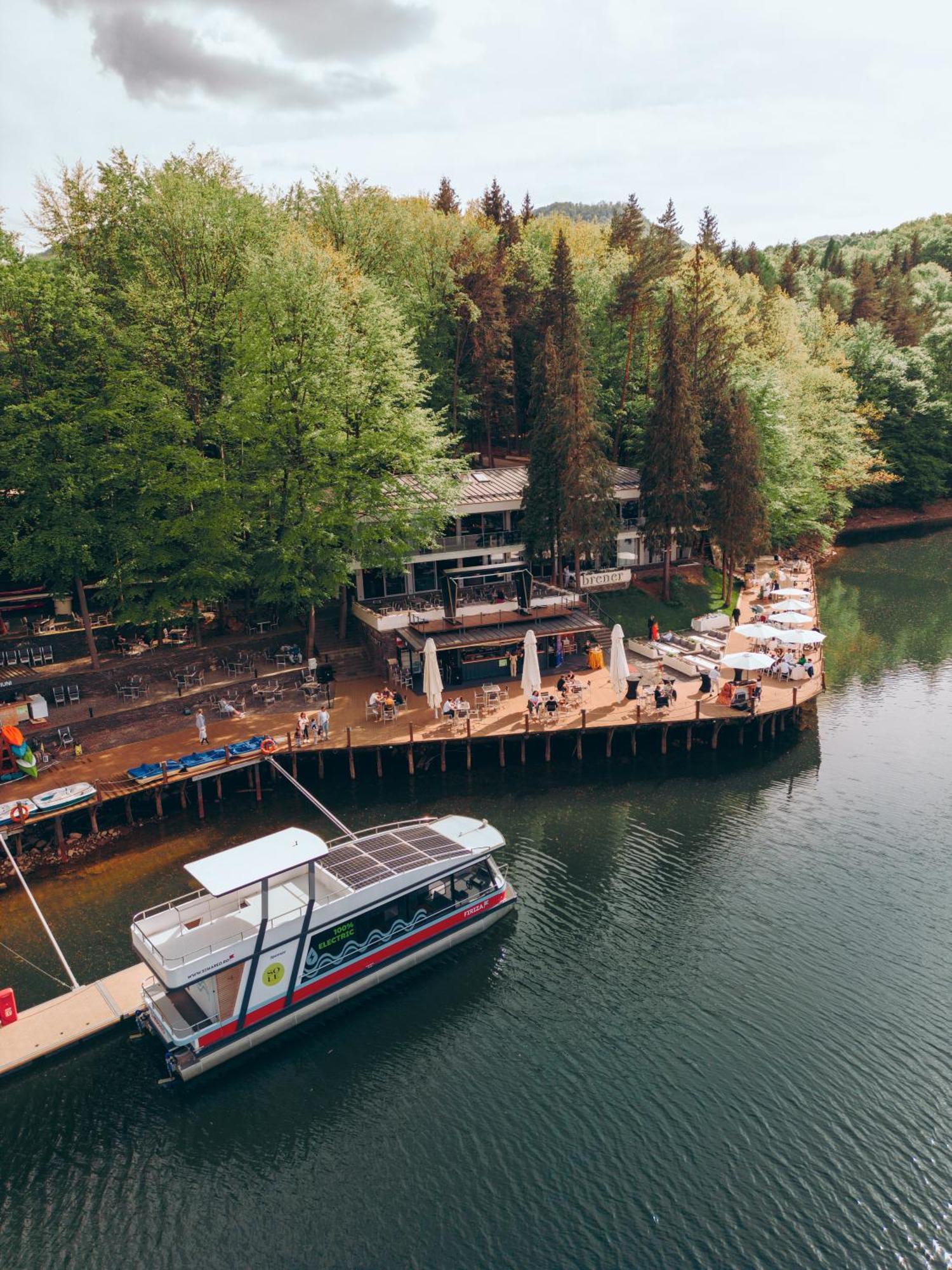 Adventure Lake Resort - Simared Бая-Маре Экстерьер фото